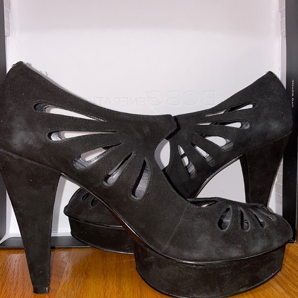 Nine West black strapped platform peep toe pumps